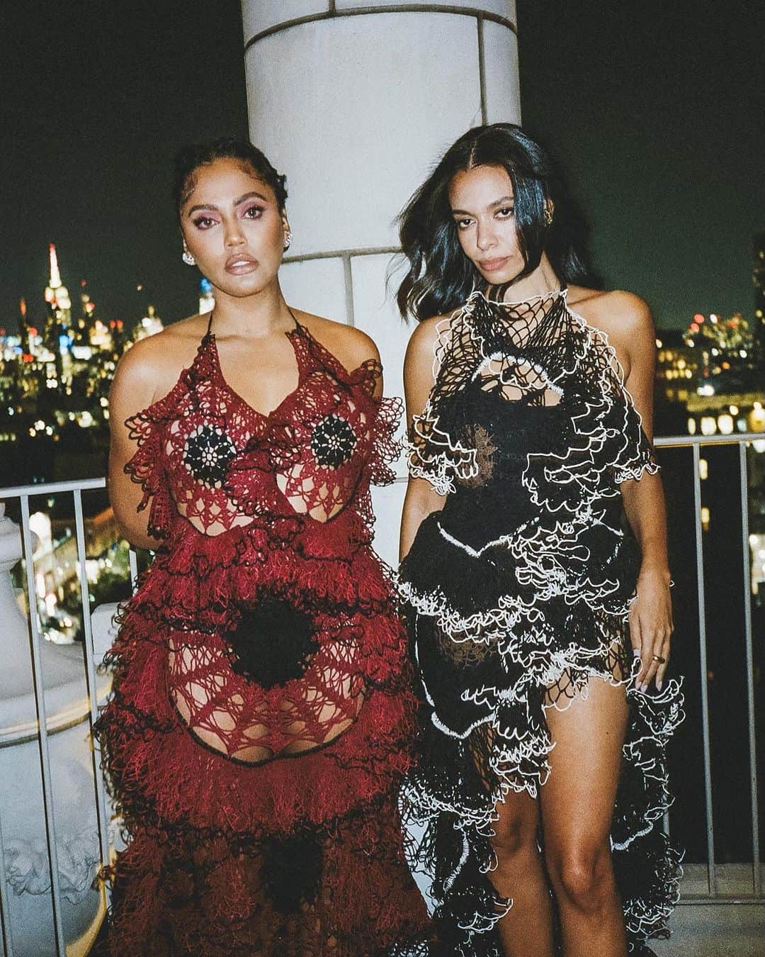 ミスティー・コープランドのインスタグラム：「Midnight in New York 🖤🎞️ wearing @brothervellies @diotima.world @anakhouri • caught on film by @hellojunlu」