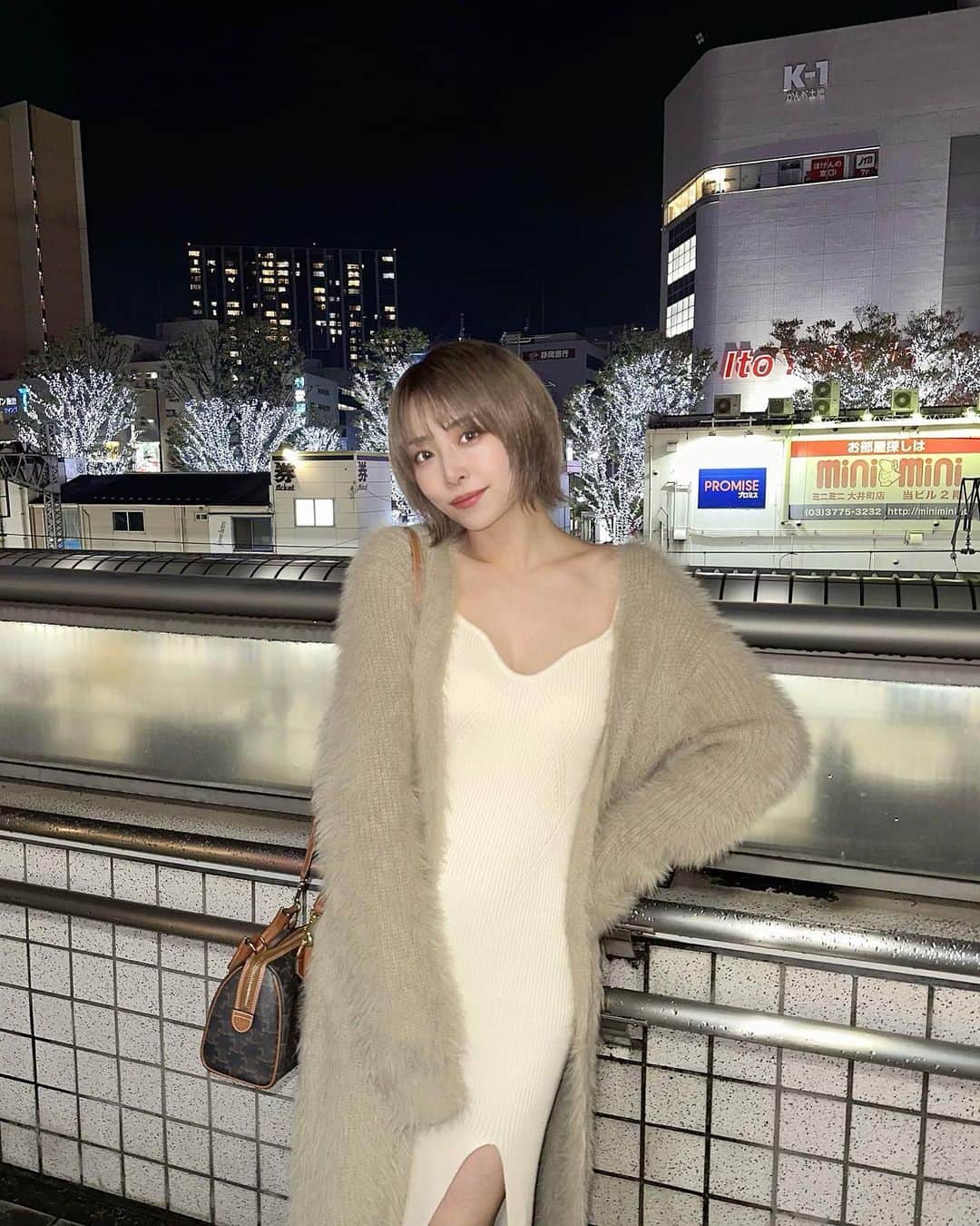 ももせのインスタグラム：「眠れないなぁと思ってたら朝4時にグラタン作って完食してた🥘  ぽなさんコラボカーディガン🧸 今年の冬あったかくて、カーディガンほんとに使いやすすぎる🙌🏻  と思ってたら、急に寒いからびっくり。 次はスタジャンかな〜！🖤」
