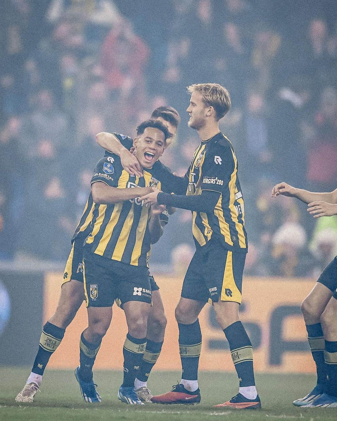 フィテッセのインスタグラム：「A good start! 💪  𝗖𝗢𝗠𝗘 𝗢𝗡 𝗩𝗜𝗧𝗘𝗦! 🟡⚫️  #Vitesse #VIThee」