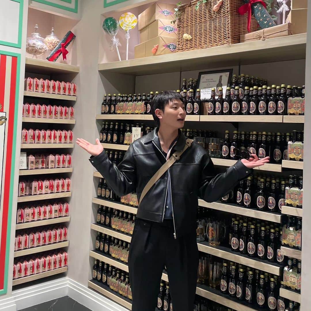 ジヌン さんのインスタグラム写真 - (ジヌン Instagram)「여..여기..뭐 하려고 오는 거에요..? 맥주마시러!?🤪」11月12日 5時21分 - jinwoon52
