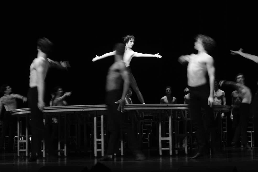 小林十市さんのインスタグラム写真 - (小林十市Instagram)「À propos d’aujourd’hui… Matinée et soirée double Show🙌🏼🔥  #bejartballetlausanne #fujifilm#fujifilmxseries #fujifilmglobal #fujinon60mm  #fujifilmxpro3 #fujixpro3 #xpro3 #acros」11月12日 6時33分 - monsieur_11