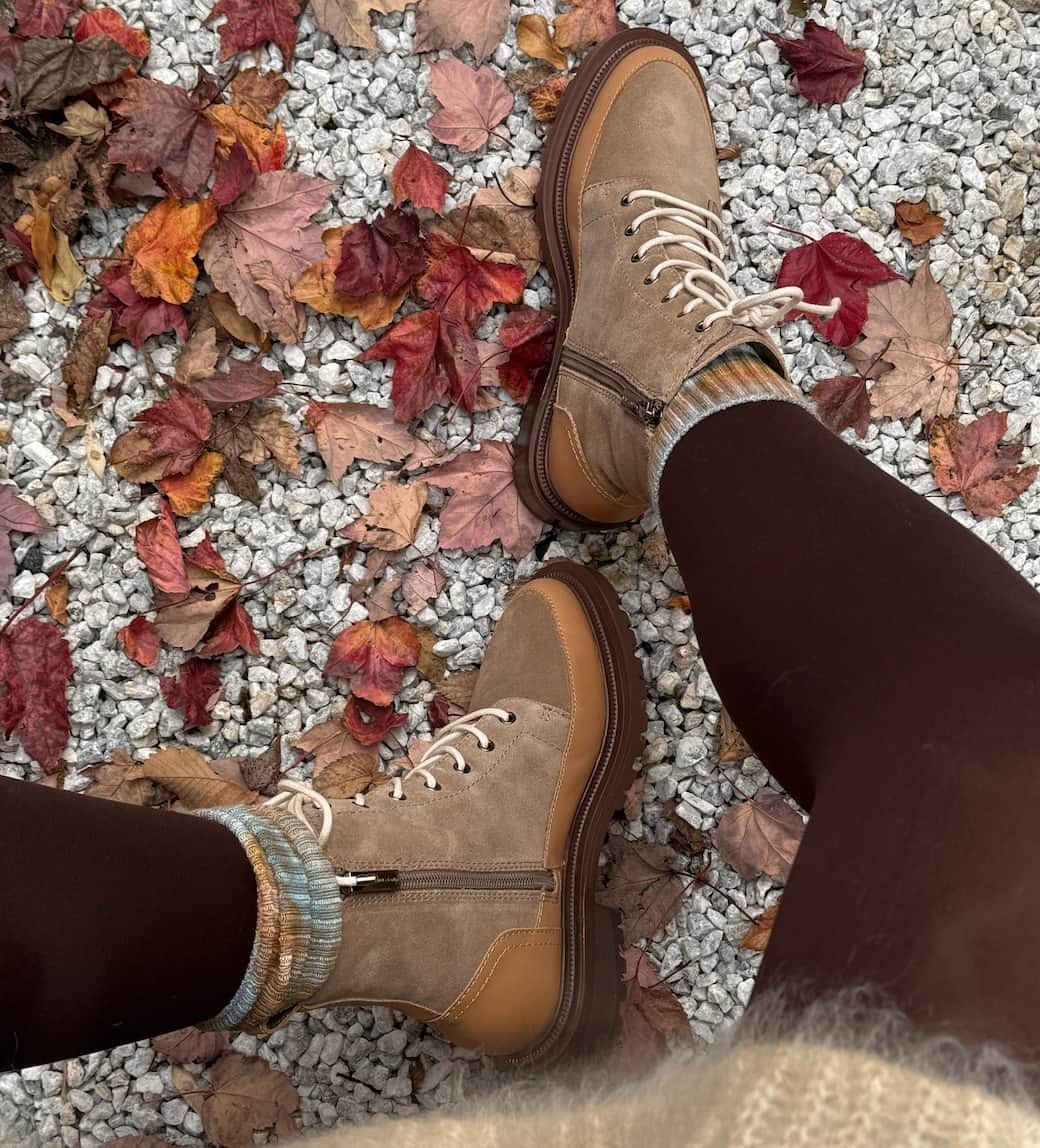 ヴィンスカムートのインスタグラム：「Cozy fall vibes c/o @caitlynwarakomski 🍂 #earlycyberspree」