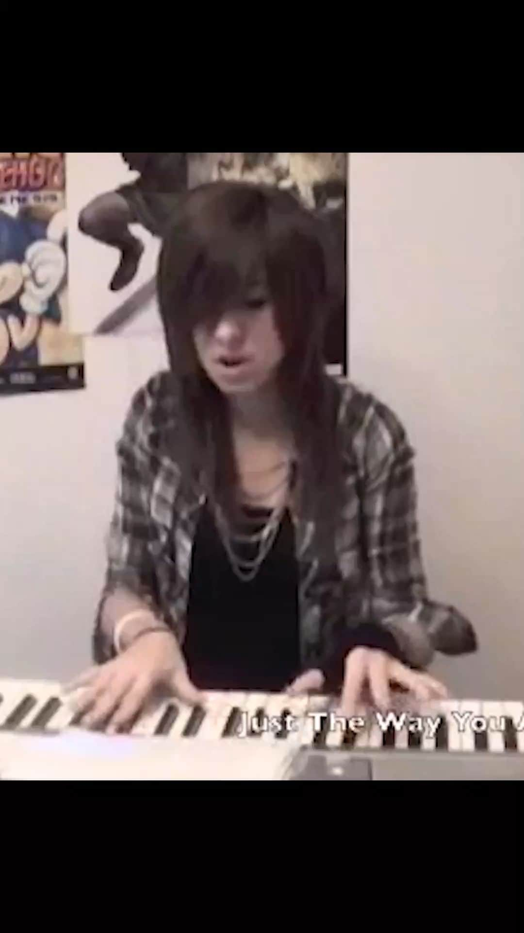 クリスティーナ・グリミーのインスタグラム：「Fun Grimmie Fact: Christina uploaded this video 13 years ago today! Give it a watch today 💚」