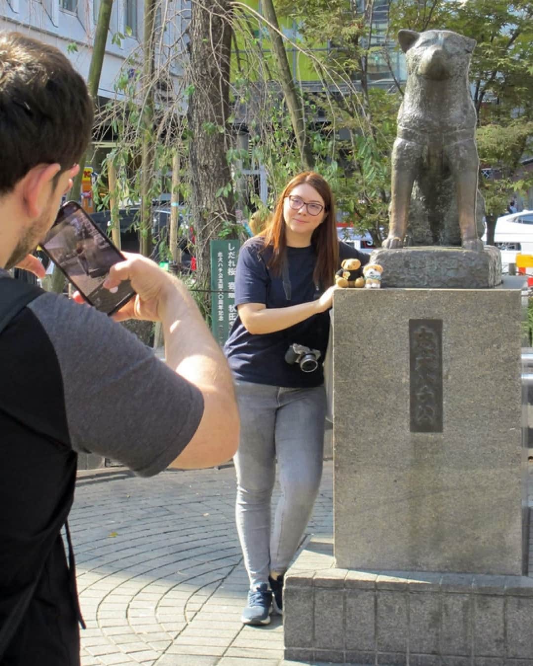 日本経済新聞社さんのインスタグラム写真 - (日本経済新聞社Instagram)「亡き主人の帰りを待ち続けた秋田犬の物語は、時を超えて今も人の心を揺さぶります。11月で生誕100年の「忠犬ハチ公」。東京・渋谷駅前の銅像周辺は、今も待ち合わせをする若者らでにぎわいます。ゆかりのある人々は「いつまでも語り継がれてほしい」と願っています。（写真は共同）⁠ ⁠ 詳細はプロフィールの linkin.bio/nikkei をタップ。⁠ 投稿一覧からコンテンツをご覧になれます。⁠→⁠@nikkei⁠ ⁠ #ハチ公 #渋谷駅 #センター街 #shibuya #渋谷 #秋田犬 #犬 #ワンちゃん #日経電子版」11月12日 8時00分 - nikkei