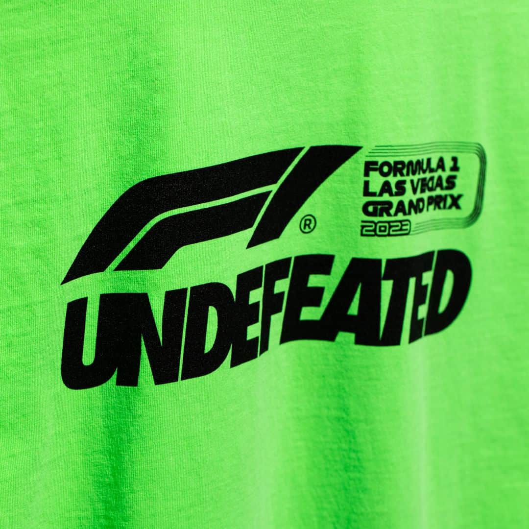 UNDFTDさんのインスタグラム写真 - (UNDFTDInstagram)「Undefeated x Formula 1 Las Vegas Grand Prix  The UNDEFEATED x F1 LVGP Lockup Short-Sleeve Tee and Logo Short-sleeve Tee are both 100% cotton tubular knit with soft-hand screen printed UNDEFEATED x F1 logo lockups on the front and back. The Lockup Short-Sleeve Tee is available in Black, Red and White, and the Logo Short-Sleeve Tee is available in Neon Green, Neon Pink and Neon Yellow.  Available Monday, 11/13 at 11am at all UNDEFEATED Chapter Stores and 8am PST at Undefeated.com」11月12日 8時00分 - undefeatedinc