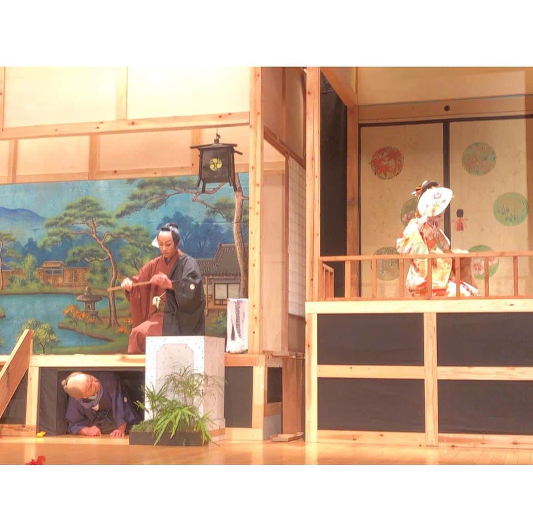 井山三希子のインスタグラム：「・ 藤野村歌舞伎公演へ 以前暮らしていた藤野町 友達の息子・紡君は子供の頃から保存会に参加し 今年は紡君はじめ高校生三人が大役を 素晴らしかった！」