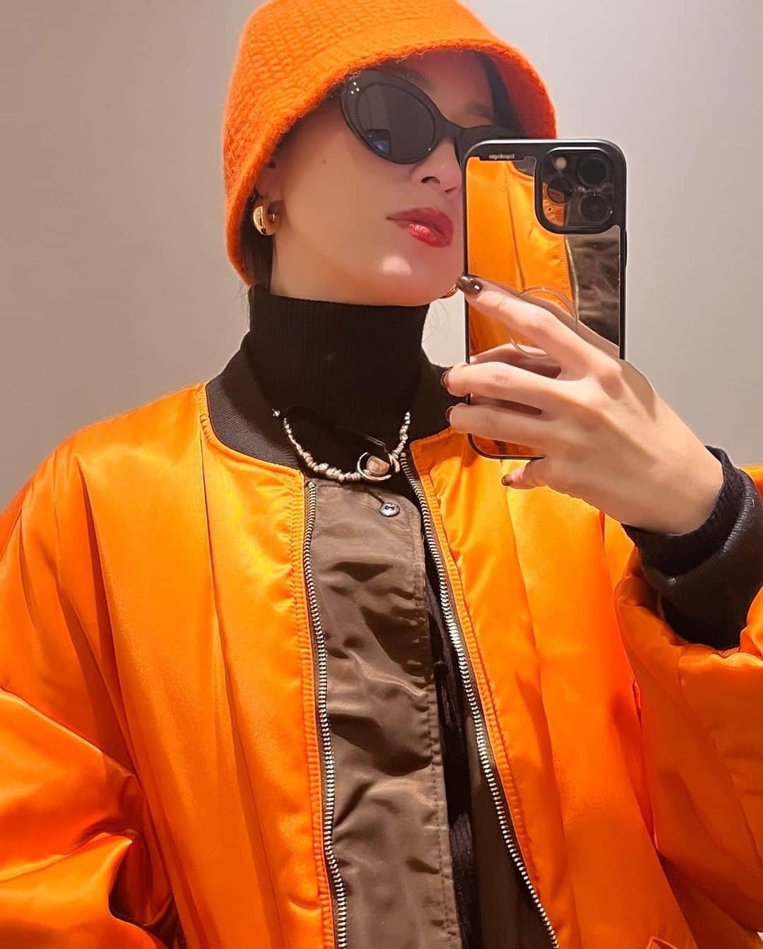 のインスタグラム：「🍊  ２枚目以降は長女に遊ばれていた私」