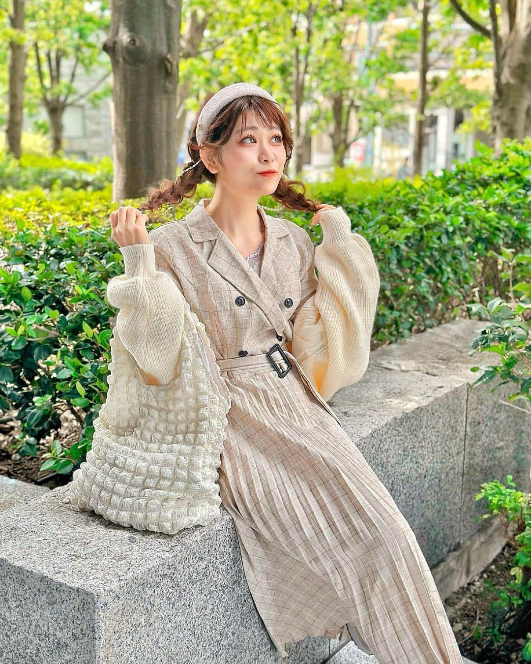 高橋里彩子さんのインスタグラム写真 - (高橋里彩子Instagram)「秋やね！💭  もう11月なんて早い👻🎀  寒くなったり暑くなったりするから みんな体調気をつけてね😭♥️  風邪ひかないように😫❣️  今日もみんながHappyな1日になりますように😋  #ファッション #ファッションコーデ #韓国ファッション #韓国  #トレーナーコーデ #冬コーデ #秋コーデ  #fashion #fashionstyle #fashionista #coordinate #me #shooting #ootd」11月14日 8時00分 - konkonwanwan