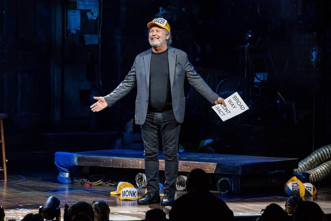 アンドリュー・ラネルズさんのインスタグラム写真 - (アンドリュー・ラネルズInstagram)「A nicer man you would be hard pressed to find. Thank you, Billy Crystal for making our Broadway dreams come true last night at Gutenberg! You and Janice are welcome in Schlimmer any time!!!」11月12日 8時27分 - andrewrannells