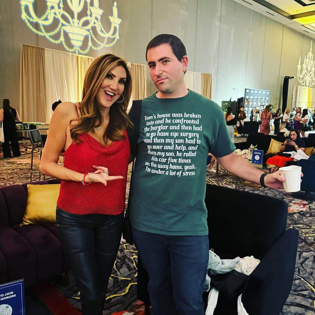 ヘザー・マクドナルドさんのインスタグラム写真 - (ヘザー・マクドナルドInstagram)「Swipe RT! Just some of the pics from the #bravocon #juicycon #weekend @teresagiudice @louiearuelas @mrjuliegoldman @thebrandyhoward @goldstein.shannon @marlohampton @therealmargaretjosephs #bravotv #venetian @venetianvegas #comedy #realitytv #wwhl @bravoandy」11月12日 8時30分 - heathermcdonald