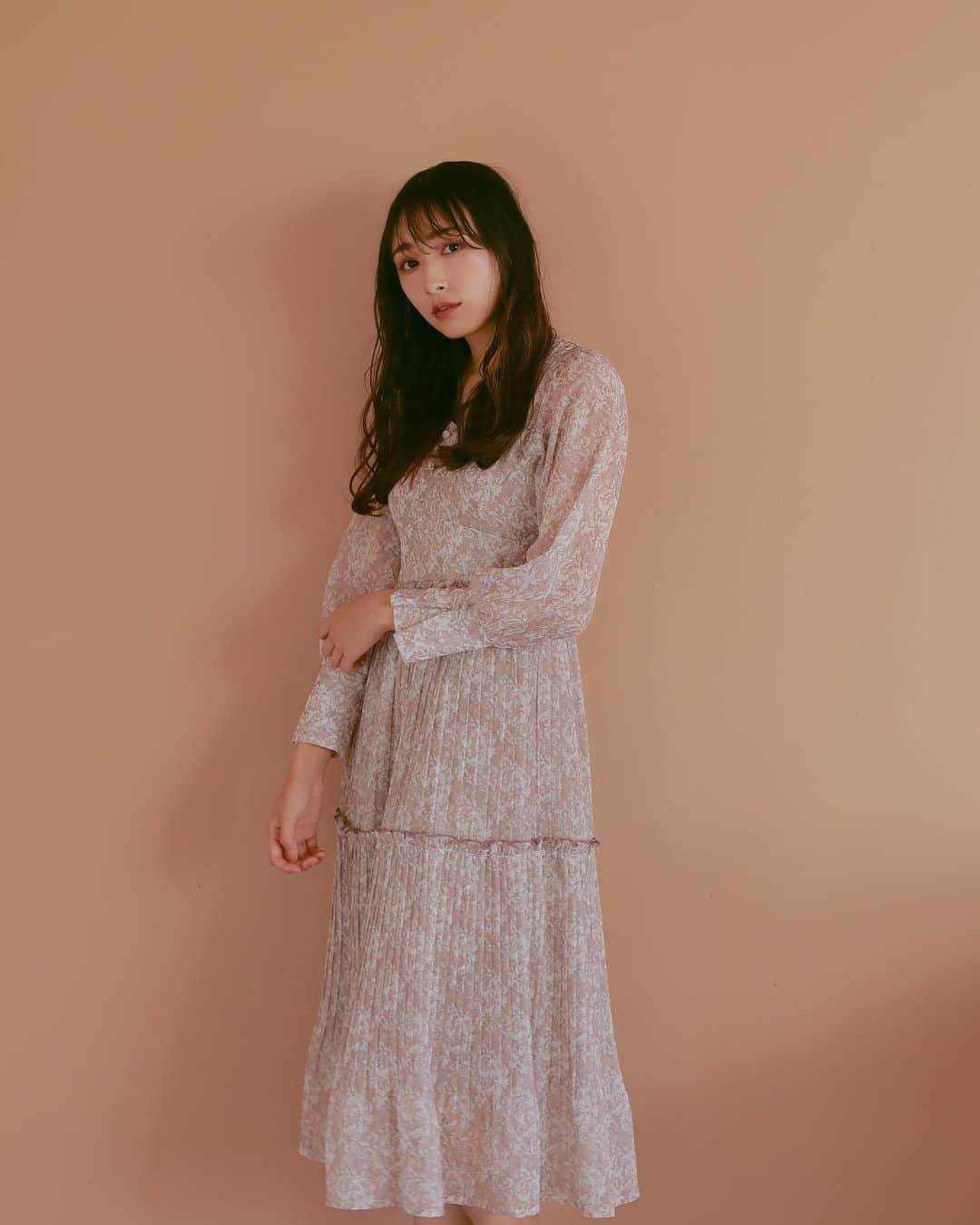AnMILLEのインスタグラム：「渡辺梨加さんが着るÁn MILLE冬コレクション♡ ㅤㅤㅤㅤㅤㅤㅤㅤㅤㅤㅤㅤㅤ #フラワープリーツOP ¥11,800 【PI/BK】 ㅤㅤㅤㅤㅤㅤㅤㅤㅤㅤㅤㅤㅤ #アンミール #anmille」