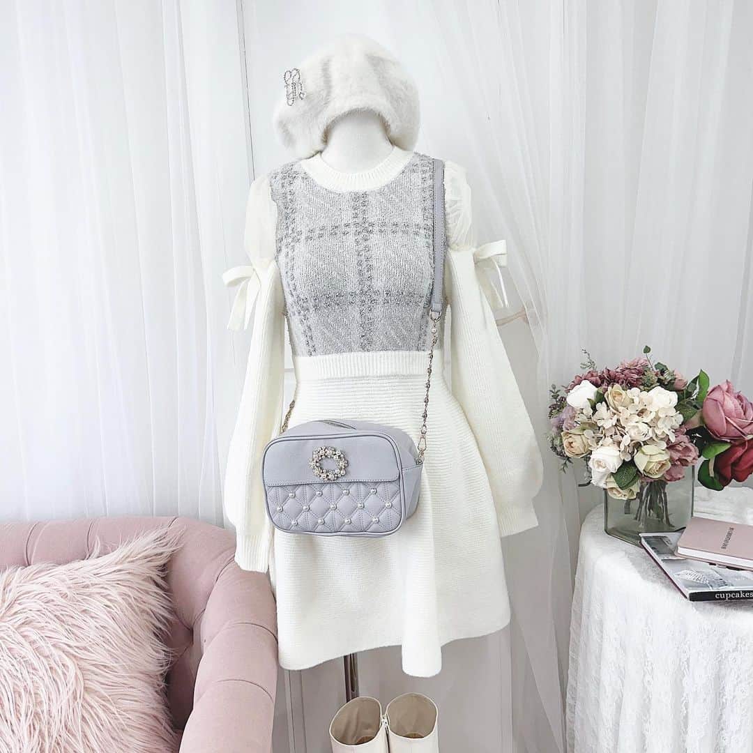 evelynのインスタグラム：「winter collection🐰♥︎ ㅤㅤㅤㅤㅤㅤㅤㅤㅤㅤㅤㅤㅤ \ 11月中旬入荷予定 / #ふわもちチェックニットOP ¥9,800 【PI/IGY/BK】 ㅤㅤㅤㅤㅤㅤㅤㅤㅤㅤㅤㅤㅤ #evelyn #エブリン」