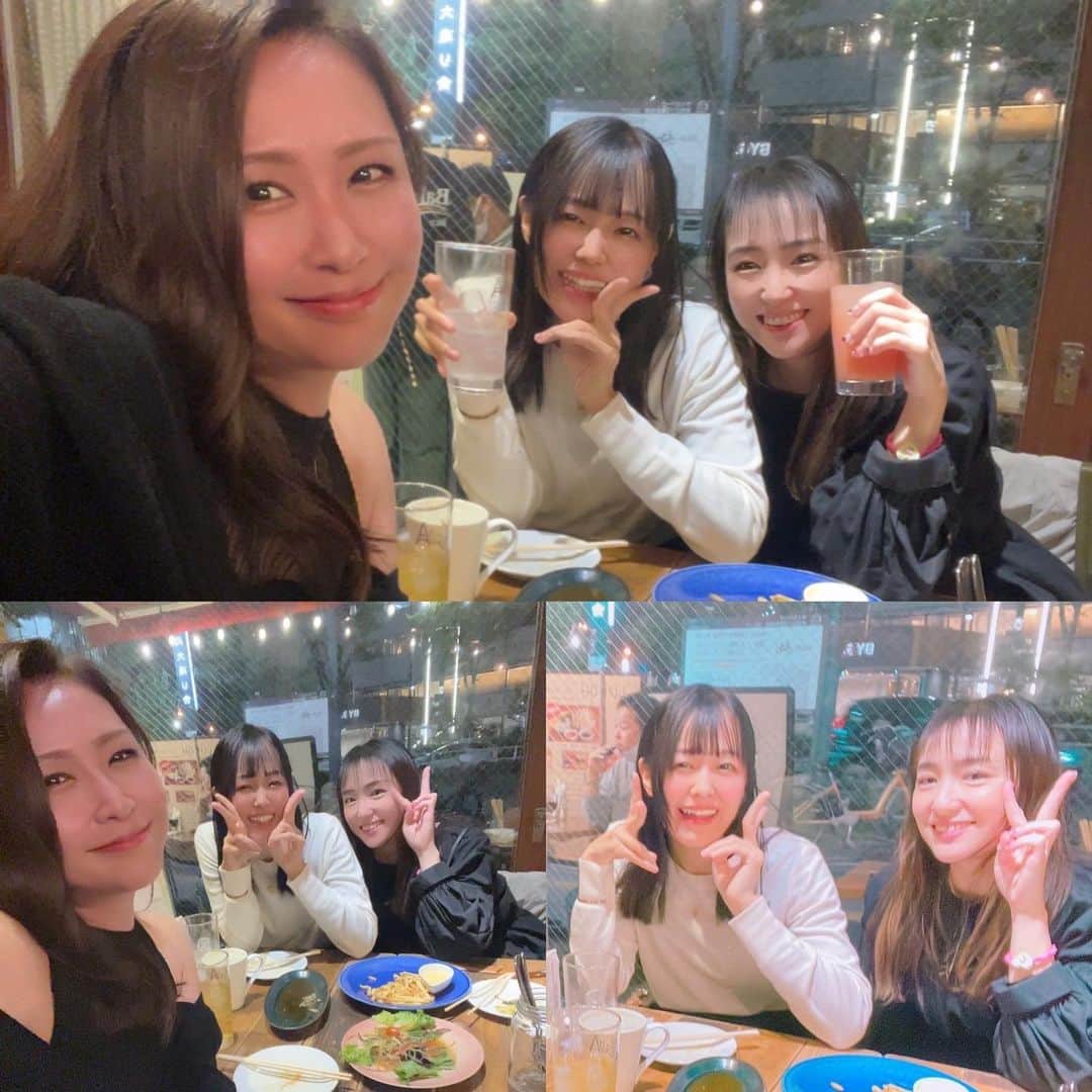 水上真理のインスタグラム：「土曜日は ユミコとまうちゃんと🥰 . まうちゃんと 11/24ライブの リハーサルして🎤✨ . ユミコも合流♡ タイ料理で乾杯🥂✨ . ふたりとも とても長い付き合いになりますが . ずっと変わらず可愛くて 会うたびさらにスキになる♡ . 幸せ過ぎる土曜日でした🥰 . #smile  #love  #happy  #大好き #女子会」