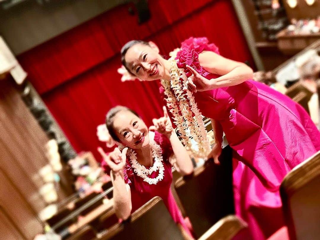 金月真美さんのインスタグラム写真 - (金月真美Instagram)「フラダンスの発表会 大好きなフラシスター達と楽しく、大切なひと時でした  #sandiishulastudio  #フラダンス #金月真美」11月12日 9時33分 - mami_kingetsu