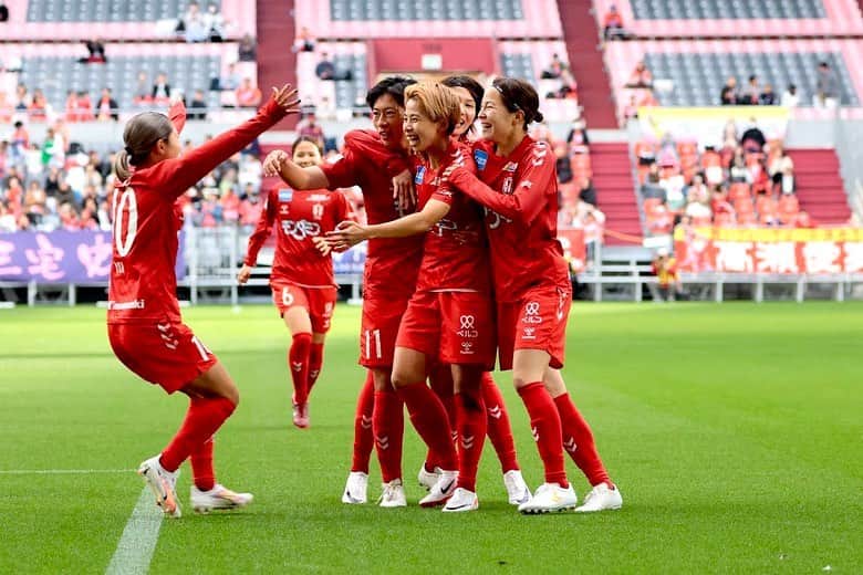 守屋都弥さんのインスタグラム写真 - (守屋都弥Instagram)「I ノエスタ勝利からのスタート⭐️  今年もたくさんの人にスタジアムに足を運んでもらえるような試合をしていきます！  今シーズンも熱い応援よろしくお願いします❤️‍🔥 #weリーグ  #女子サッカー  #football  #inac神戸  #ノエビアスタジアム神戸  #守屋都弥  #nike  #2」11月12日 9時41分 - miyabimoriya__