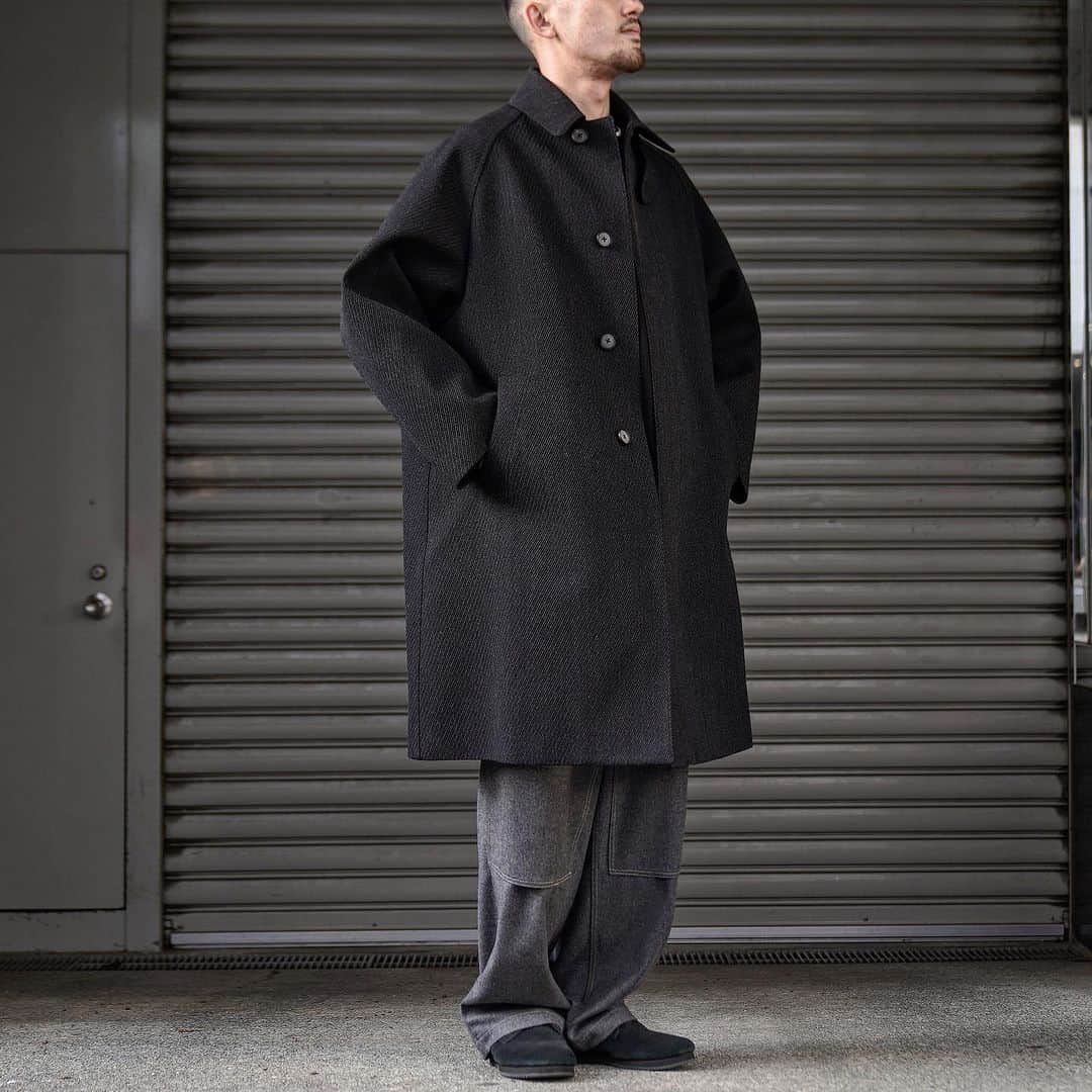 MāWさんのインスタグラム写真 - (MāWInstagram)「. [MAATEE&SONS]  2023 Autumn&Winter Delivery Information   “French Karsey” PRICE：¥132,000 (in tax) SIZE：2 / 3 COLOR：CHACOAL   “Wool Flannel / Double-Knee” PRICE：¥49,500 (in tax) SIZE：2 / 3 COLOR：M Grey  ※オンラインストアでの販売は、11月17日（金）00:00よりスタートいたします。   #mawsapporo #MāW #insonlinestore #maateeandsons #sapporo #hokkaido」11月12日 10時00分 - maw_sapporo