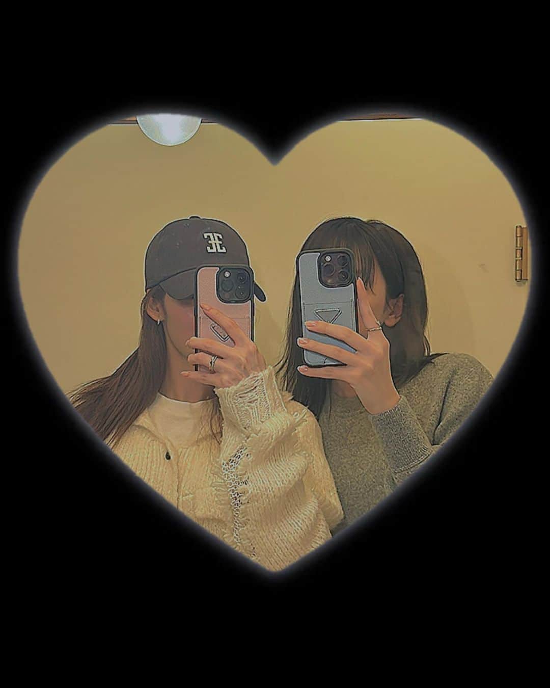 永野芽郁のインスタグラム：「・ 楽しい夜💖 #お揃いのスマホケース #ようやく並べられた笑」