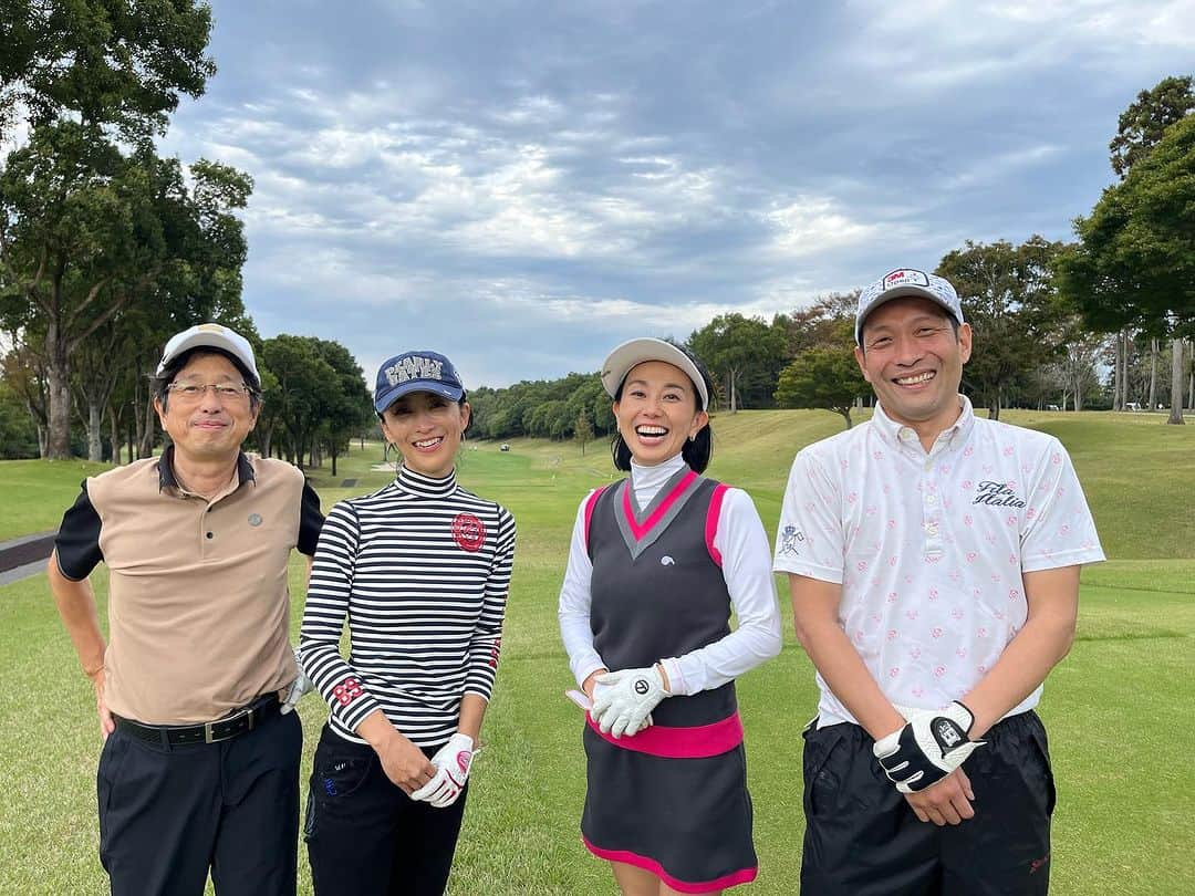 東尾理子のインスタグラム：「平尾昌晃チャリティーゴルフ⛳️ 今年も豪華なメンバーで開催🎶 強風の中でしたが、楽しくラウンドできました✨  アフターパーティーはいつも通りに華やか‼️ モノマネはいつ観てもびっくり凄い❗️ ゴルゴさんの笑顔も最高❣️  #ゴルフ #平尾昌晃チャリティゴルフ  #川村あや #パームスアンドコー」