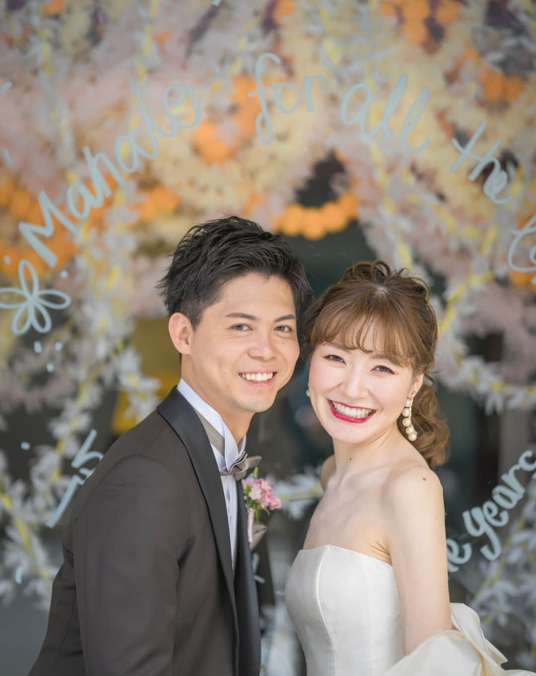 RealWeddingsさんのインスタグラム写真 - (RealWeddingsInstagram)「ダウンタウンフォトツアー♡(2023.9.2)  Planning:@realweddings_hawaii  Photo: @iluminiphoto  Hair&Make:@rie_utahm   ◆ハワイウエディング相談会空き状況※空き状況は随時変動いたします。直近のご案内も可能な日程もございますので、お気軽にお問い合わせ下さいませ。  11/18(土): 11:00/17:00 11/19(日): 11:00 /17:00  ◆ホームページよりお問い合わせの場合はこちら https://www.realweddings.jp/reservation/  #ハワイ挙式#ハワイウェディング#ハワイ婚#リゾ婚#ハワイフォト #ハワイウエディングプランナー #海外挙式#2023冬婚 #2024年春婚#結婚式準備#モアナサーフライダーウェスティンリゾート #hawaii#hawaiiwedding#hawaiiweddingplanner#realweddings_hawaii#moanasurfrider #moanasurfriderwedding」11月12日 10時42分 - realweddings_hawaii