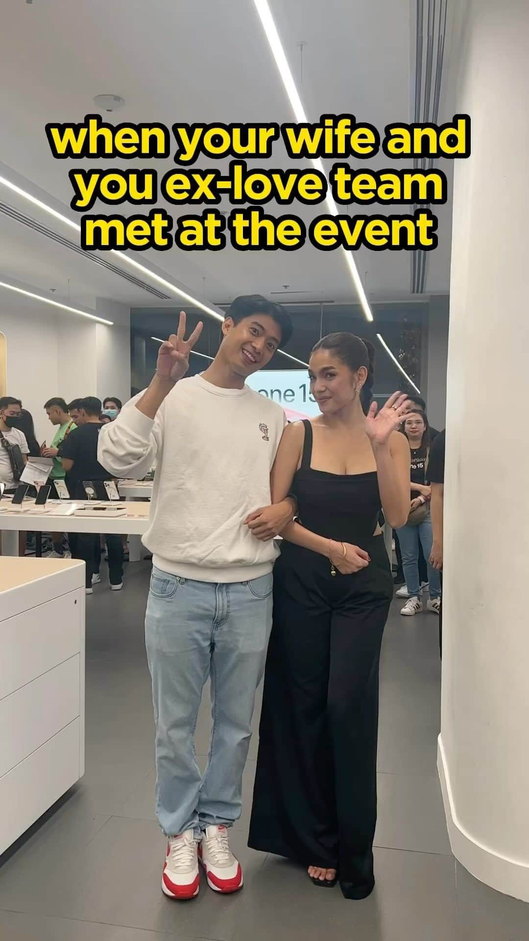 ミーガン・ヤングのインスタグラム：「Minsan lang kami nagkikita ni @andreaetorres but it’s always nice catching up with her. We were at the iPhone 15 launch of @powermaccenter and decided we needed to cap of our mini reunion with a reel. Magkakaroon kaya kami ng project ulit in the future? 🤔🫰🏽🎉」