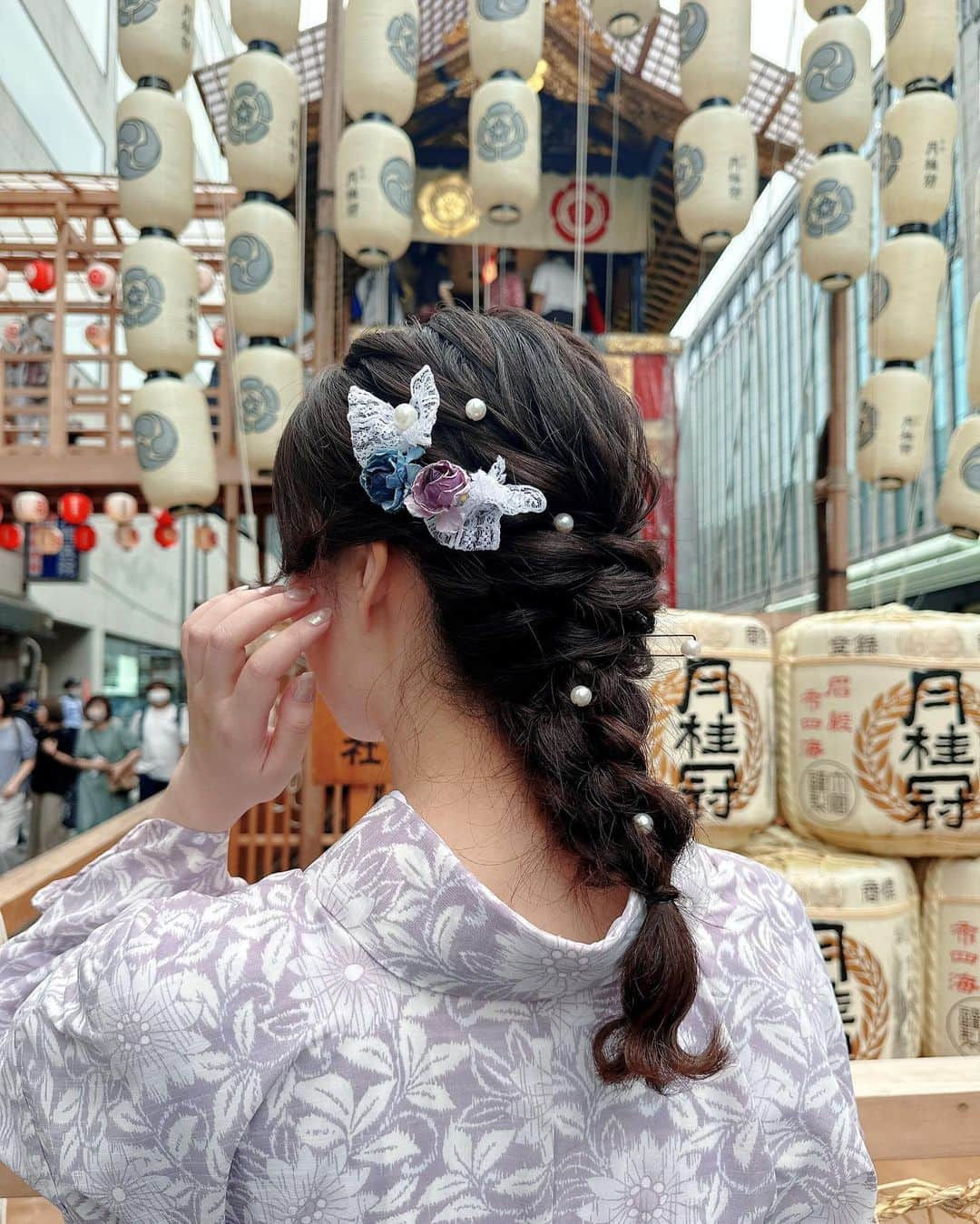 松原伊予菜さんのインスタグラム写真 - (松原伊予菜Instagram)「'  うすーーい紫色の着物👘🪻 帯にちょうちょがいて、可愛いかったぁ🦋♡  ちゃみも着物着れた日🫶🏻  #京都#kyoto#着物#浴衣#犬着物#犬浴衣#和服#和装#着物ヘア#着物コーディネート#着物コーデ#浴衣ヘア#浴衣コーデ#神社#神社巡り#お寺#寺#お寺巡り#お寺好き#神社好き#川床#京都旅行#京都観光#京都ランチ#京都グルメ#着物女子#貴船#貴船神社#鞍馬寺」11月12日 21時42分 - iyona_147