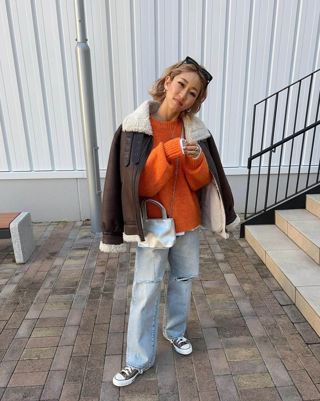 annaのインスタグラム：「.  オレンジニット可愛い🍊 今季はめちゃカラーもの気になる🧶♡  @ungrid_official  @ungrid_staffsnap   #冬コーデ#冬アウター#ボアコート#カジュアルコーデ#大人カジュアルコーデ#オトナカジュアルコーデ#ゆるコーデ#158cmコーデ#骨格ナチュラルコーデ#きょこ#30代ファッション#30代コーデ#ungrid」