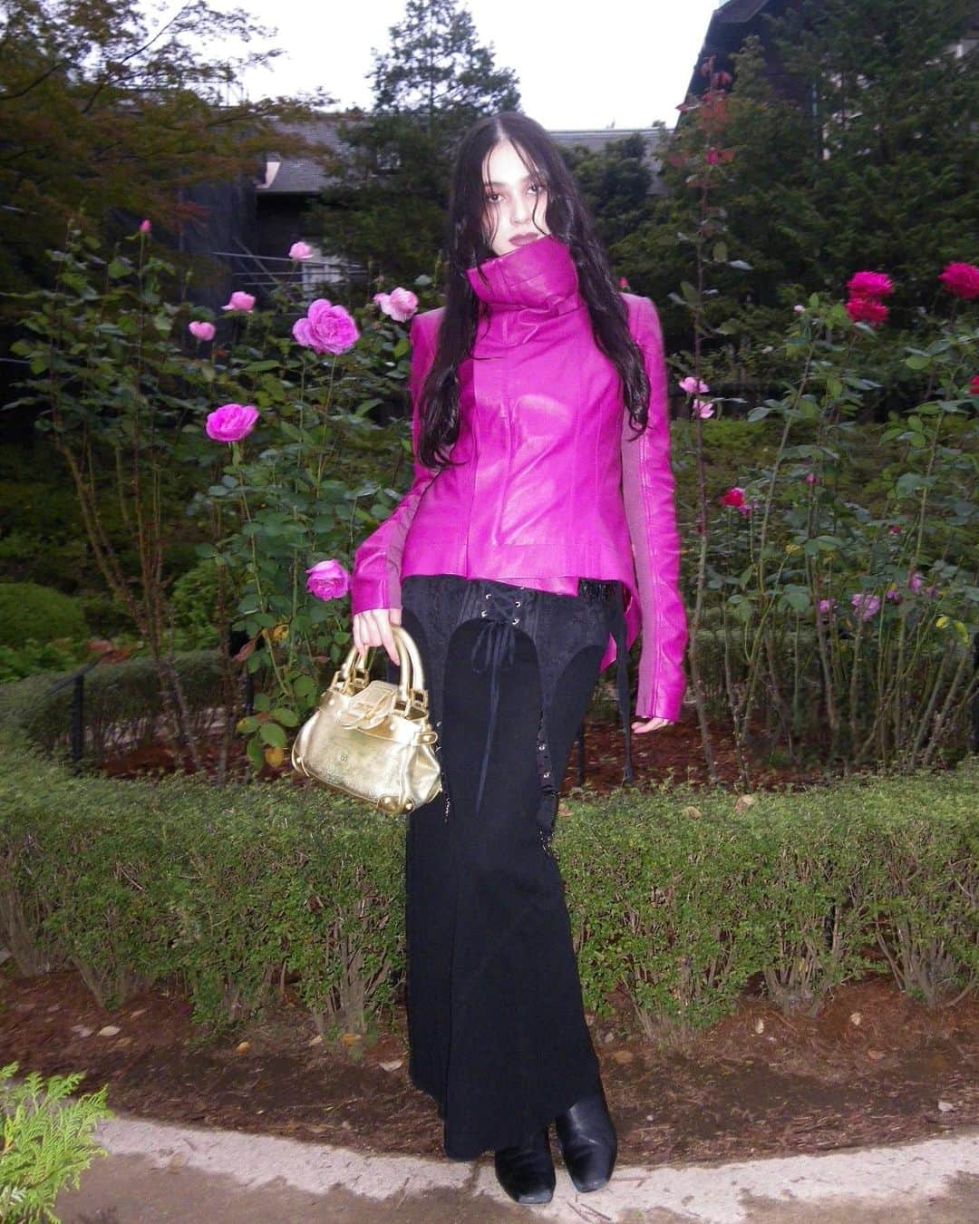 西尾エイミさんのインスタグラム写真 - (西尾エイミInstagram)「🥀🖤」11月12日 20時26分 - delinquent_doll