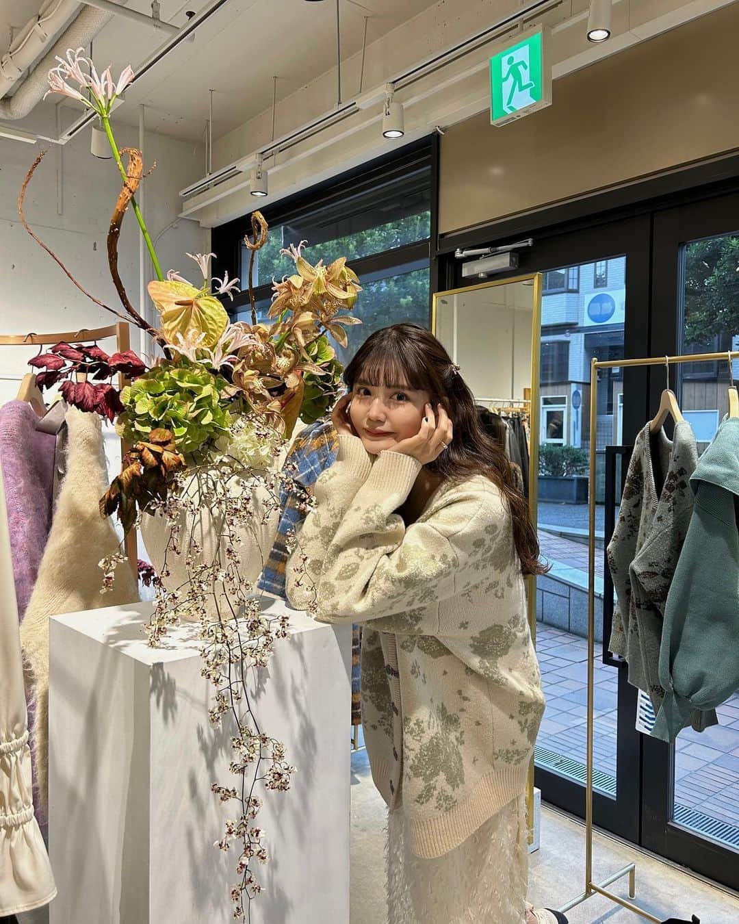 村田倫子さんのインスタグラム写真 - (村田倫子Instagram)「ʚ♡ɞ  idem 2023AW Collection. POPUP SHOP at Daikanyama.  ⁡ ご来場いただいた皆様、 二日間ありがとうございました☺︎ 楽しんでいただけましたでしょうか…？  直接idemのお洋服を見ていただける機会は つくり手にとっても贅沢で幸せな時間です。 ゆっくりお話しもできて嬉しかったなぁ…  お客さまみーんな優しくて愛情深くて 接客してるこちらが癒されました。  またすぐに･ᴗ･  #idem_idea」11月12日 20時26分 - rinco1023