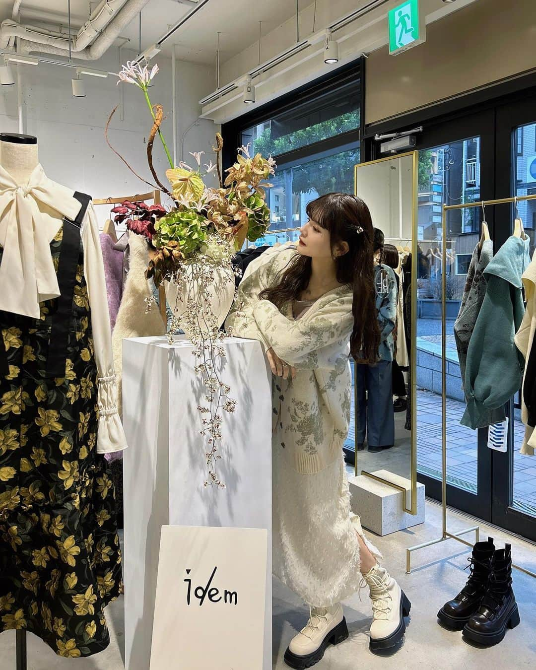 村田倫子のインスタグラム：「ʚ♡ɞ  idem 2023AW Collection. POPUP SHOP at Daikanyama.  ⁡ ご来場いただいた皆様、 二日間ありがとうございました☺︎ 楽しんでいただけましたでしょうか…？  直接idemのお洋服を見ていただける機会は つくり手にとっても贅沢で幸せな時間です。 ゆっくりお話しもできて嬉しかったなぁ…  お客さまみーんな優しくて愛情深くて 接客してるこちらが癒されました。  またすぐに･ᴗ･  #idem_idea」