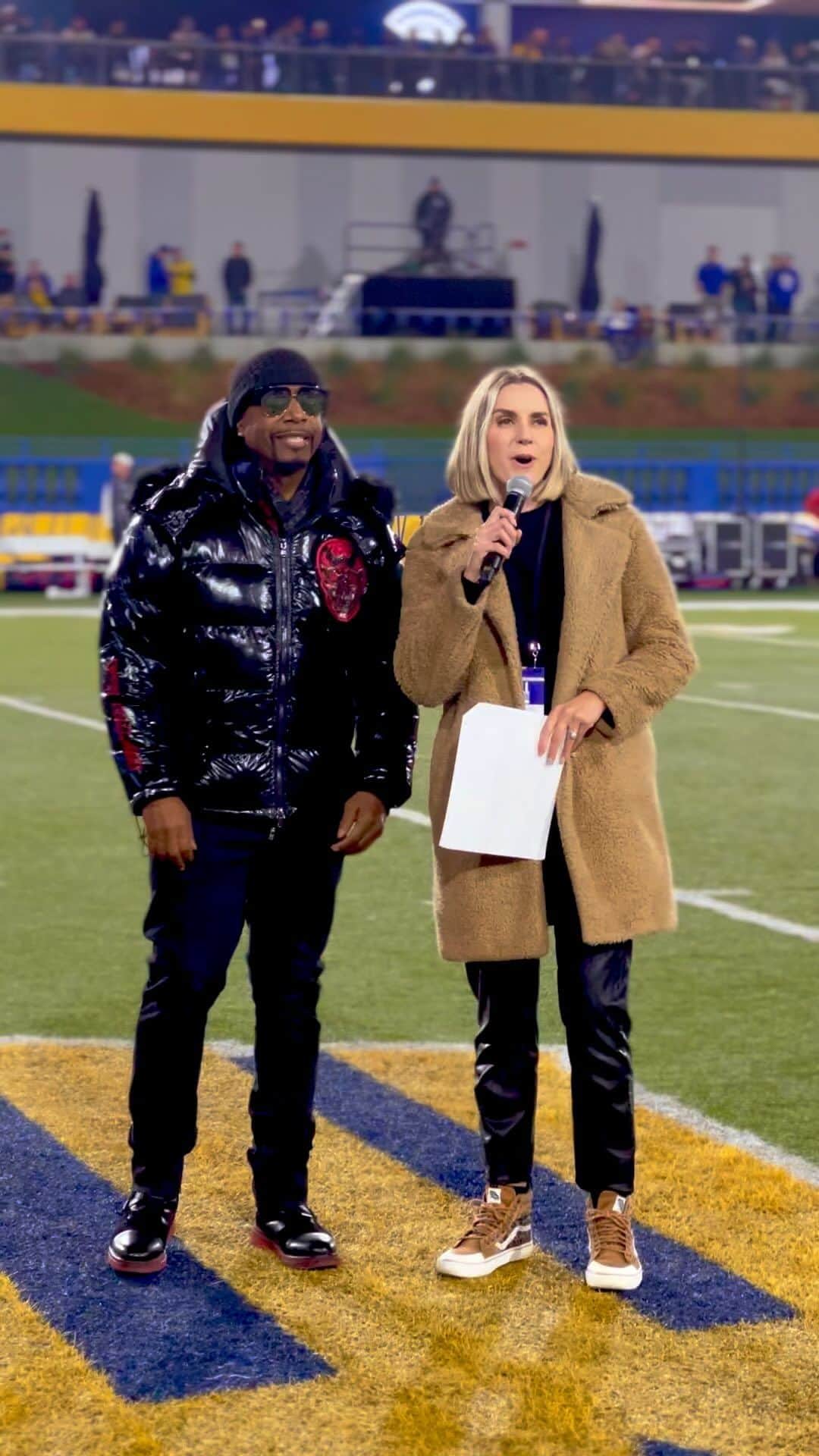 MCハマーのインスタグラム：「San Jose 🤎🕺🏾 San Jose State Spartans 💙 💛  Coach Carter 🤜🏾👑🤛🏾」