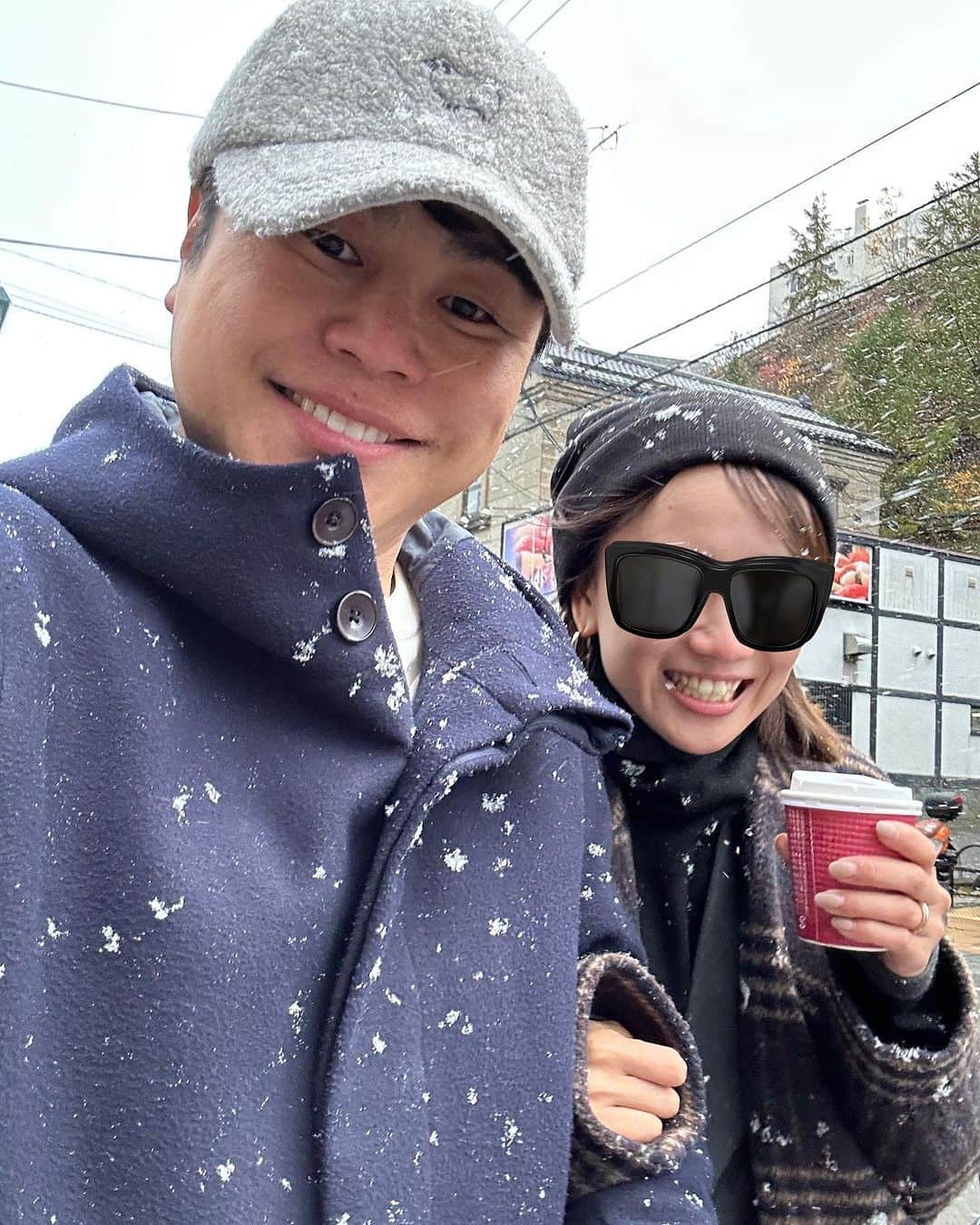 井上裕介さんのインスタグラム写真 - (井上裕介Instagram)「嫁と初雪を堪能して来ました。  #雪 #寒い #今年 #初 #夫婦」11月12日 20時40分 - nonyusuke