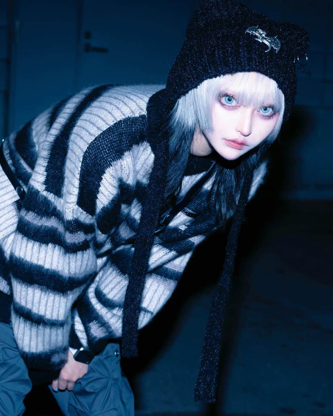 のむらこいちのインスタグラム：「お洋服いただいたのでコーデ組んでみました◎ ksg(@ksg_seoul )のニットしっかりしててこれから着るのにちょうど良い厚みで可愛い👼🏻 もう1着アウターの写真は明日載せます😺  撮影はかおるさん( @m_06210 ) 🥹🤍  #pr #ksg #韓国ストリート #韓スト #モノトーンコーデ」