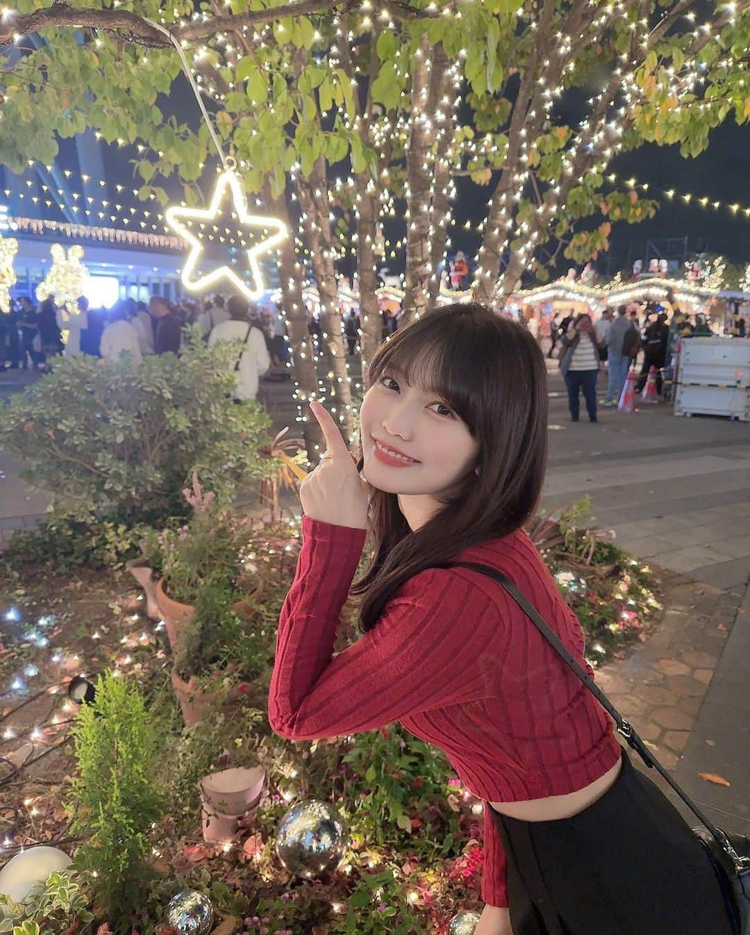 松下玲緒菜のインスタグラム：「クリスマスカラー先取り🎅🩷 #クリスマスマーケット #ソラマチクリスマスマーケット #スカイツリー」