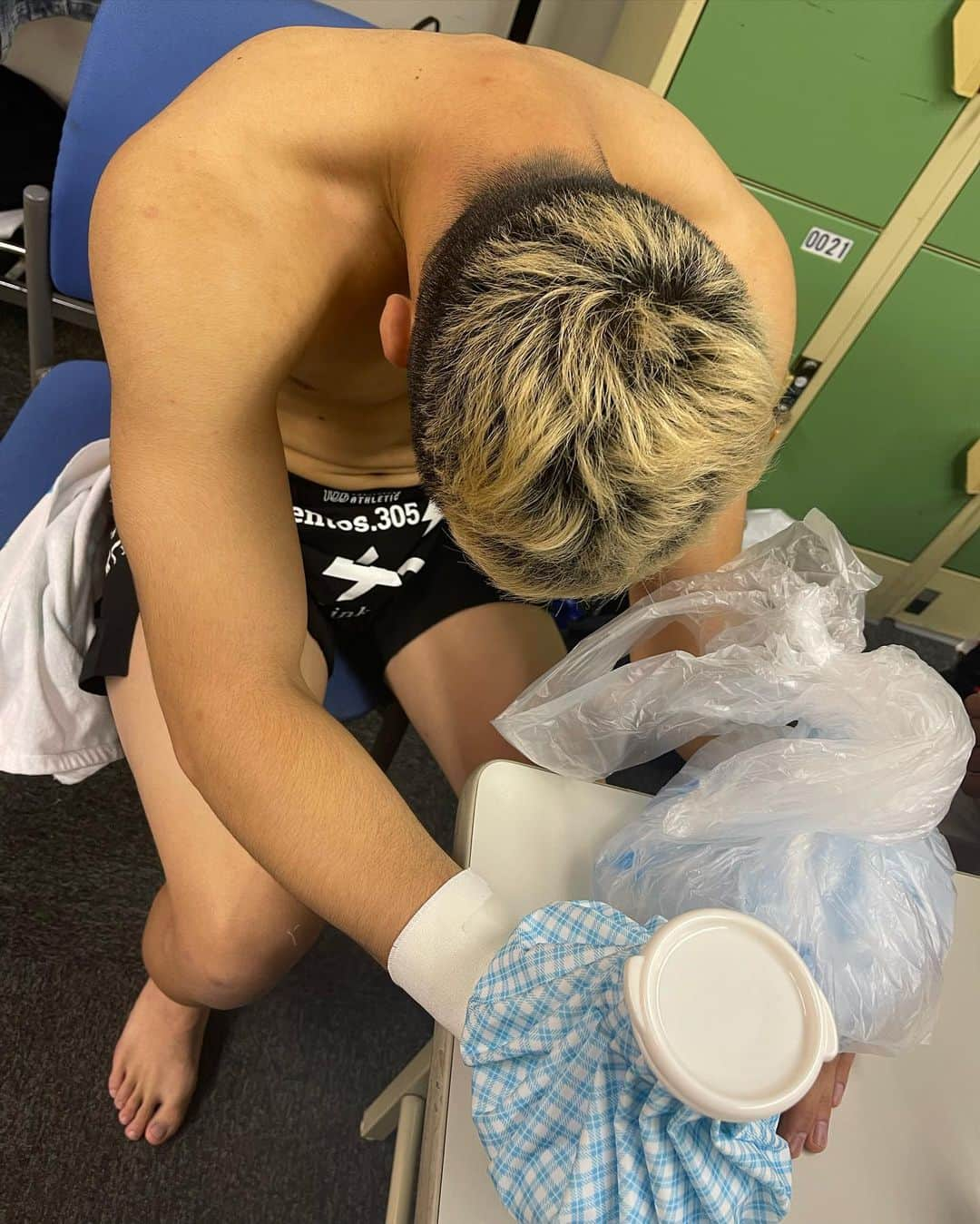 北岡悟さんのインスタグラム写真 - (北岡悟Instagram)「#PANCRASE339 パンクラスイズム横浜所属矢澤諒、1R一本負け。 この試合前後に掛けた言葉は記さない。 記さないけど、忘れないと思う、忘れないはず。 お疲れ様でした。 先ずはとにかくお大事に。 正しく治してまた頑張りましょう。 #パンクラスイズム横浜 #矢澤諒」11月12日 20時47分 - lotuskitaoka