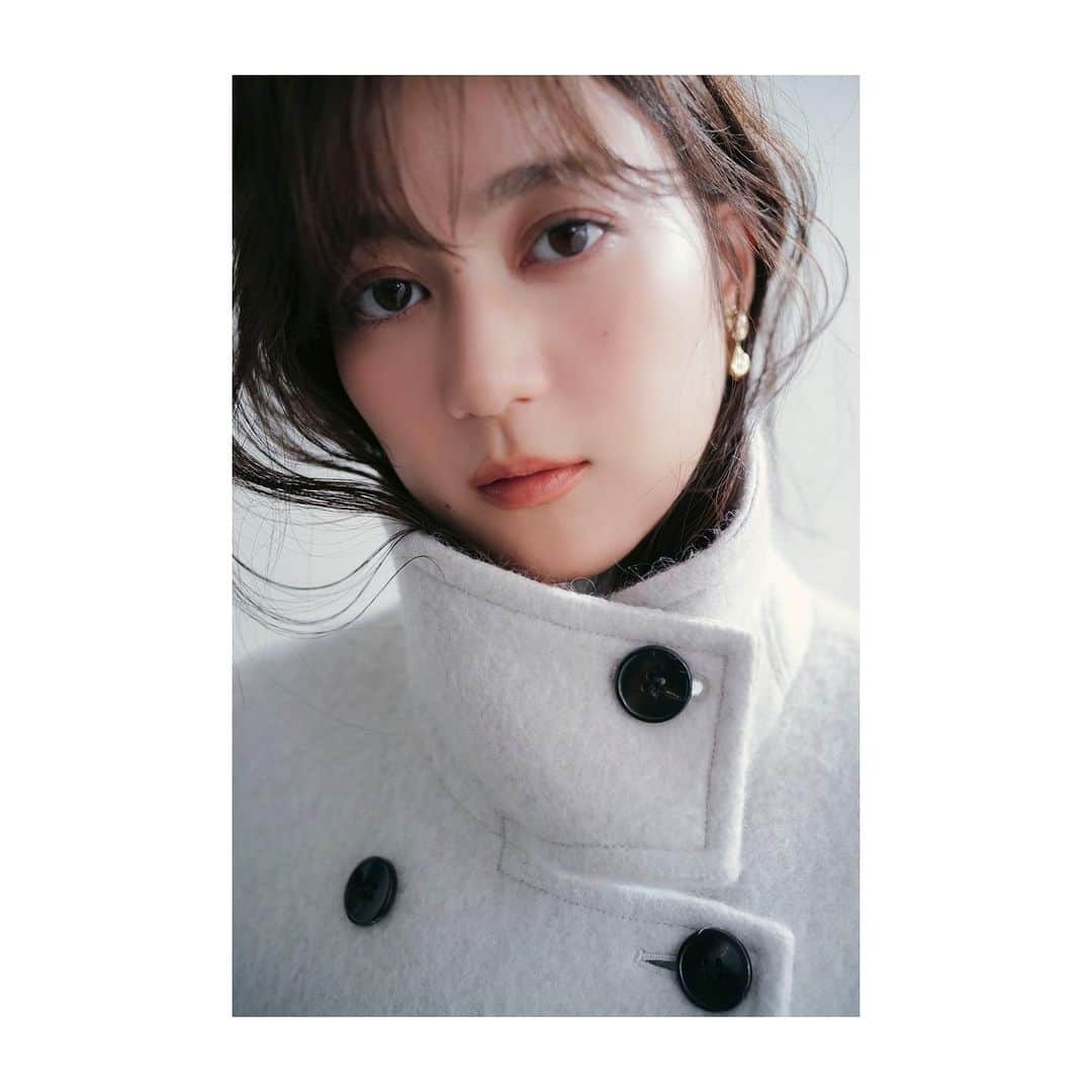 木部明美のインスタグラム：「・ ⁡ my work☺︎ ⁡ Apuweiser-riche 2023 Winter Collection Vol.2 feat. Erika Ikuta ⁡ @apuweiser_official  @ikutaerika.official  ヘアメイクしてます♡ ⁡ かわいいアイテムが沢山ありましたよ〜♡ ぜひ！ チェックしてみてください🤭❄️ ⁡ #hairmake#make#hair#きべヘアー#きべメイク🍡」