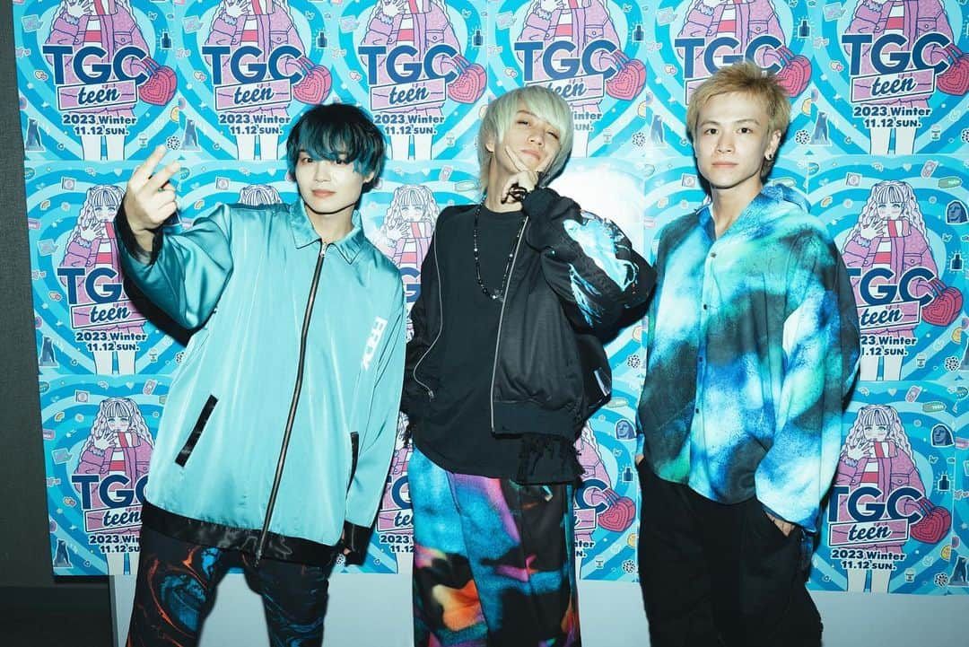 マイキさんのインスタグラム写真 - (マイキInstagram)「TGC teenありがとうございました！  ドラムと歌楽しかったー！！！🥁  今日の衣装は青春をイメージした青🐳  良かったら『しんどいね』みんな聴いてね！！  Photo by @yukiya_kanda   #TGCteen」11月12日 20時52分 - maikidrum