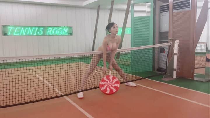 辻りりさのインスタグラム：「写真集「TRIKOT」発売まであと5日ッ 詳細・イベント申込のURLはハイライトに載せてあります！」