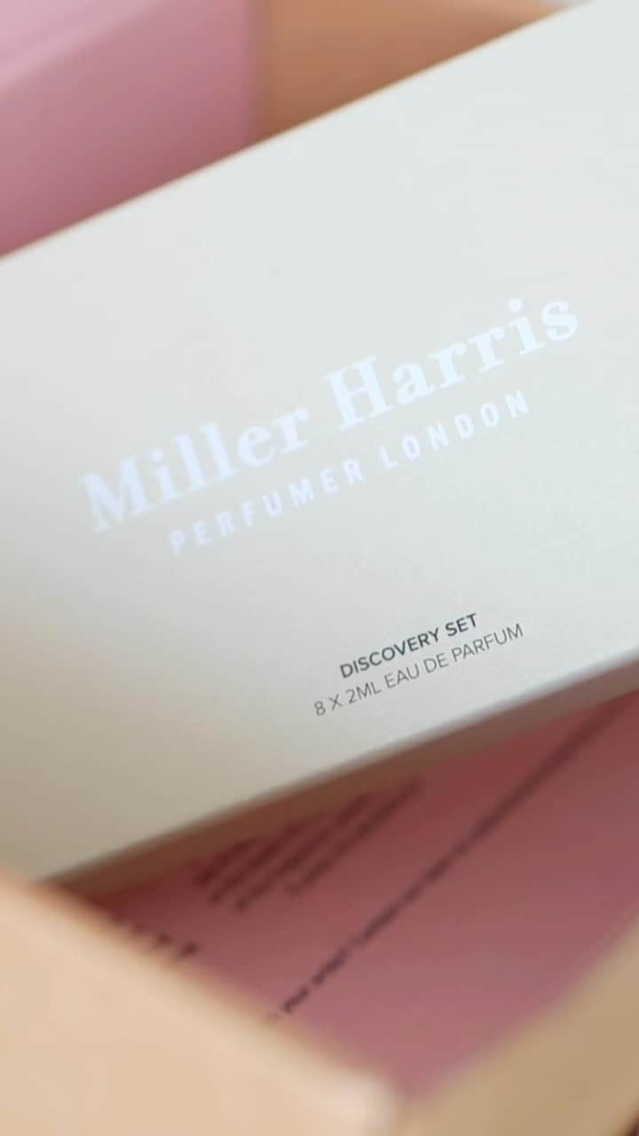 ミラーハリスのインスタグラム：「Unbox our 2023 Discovery Set with our M.H Collective member, @perfumoveloveanety ⁠ ⁠ #MillerHarris #DiscoverySet #SOTD」