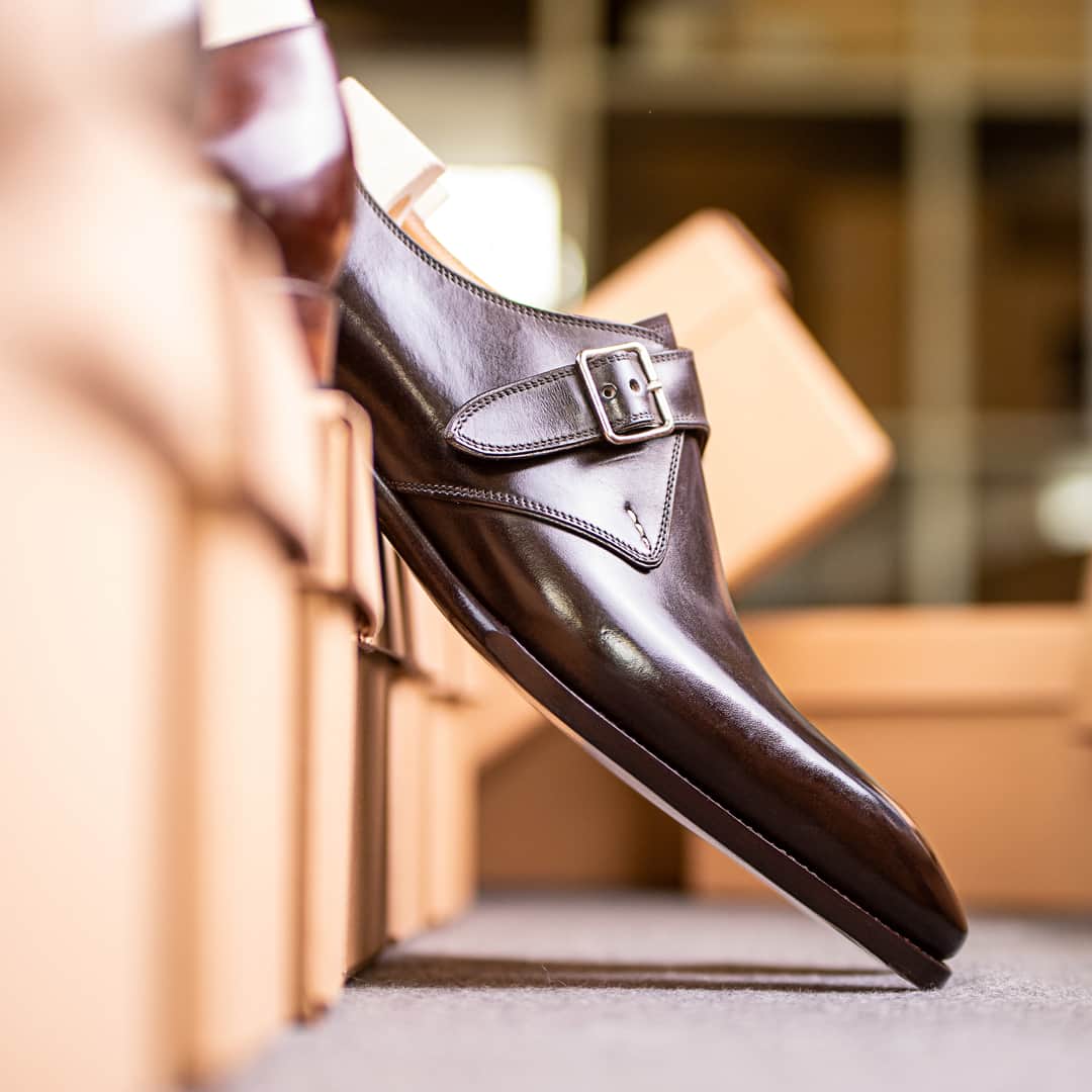 サンクリスピンのインスタグラム：「Our handmade shoes achieve a low profile, so you don't have to.⁣ #shoes #handmadeshoes #madetoorder #mtoshoes #bespokeshoes #handwelted #shoeporn #madebyhand #shoestagram #agentlemanschoice #onlyforgentlemen」