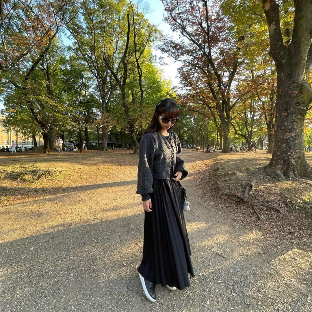 とくいちょまのインスタグラム：「@momentplus.official  2wayリボンニットカーディガン😙 袖のボリュームもきゃわ〜」