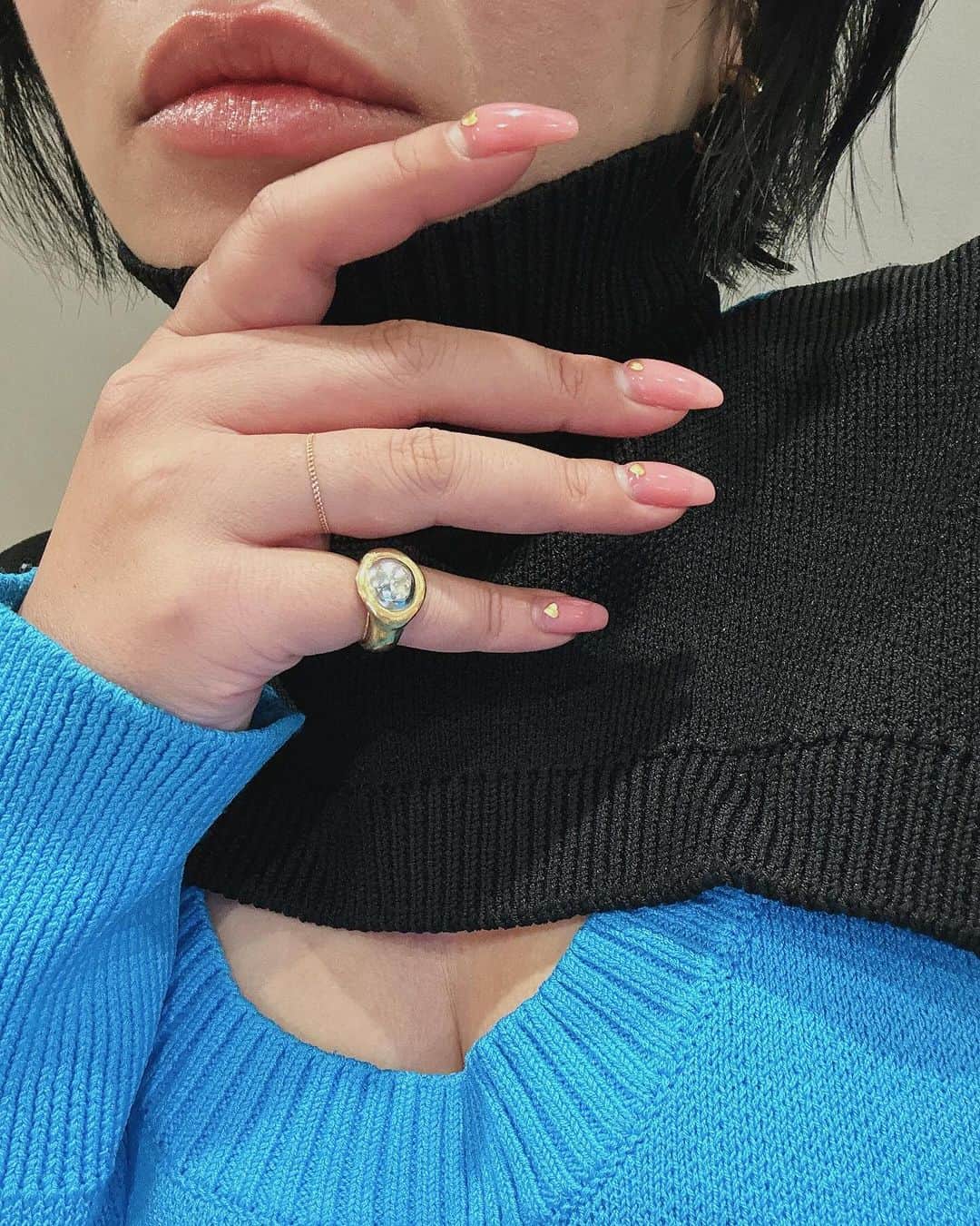 金子若菜さんのインスタグラム写真 - (金子若菜Instagram)「⠀ 大好きな @gagan.jewelry 🐍 新しくリングを新調しました。  ⠀ 他と被らないデザインが本当に豊富で サイト見てるだけでワクワクしちゃうの。  ⠀ 今回は一目惚れしたリングを1番小さいサイズにして ピンキーリングとして。 planetっていうの名前も素敵。  届いてから、もう毎日つけちゃってる🤭  #gagan #gaganjewelry」11月12日 21時10分 - wakana__kaneko
