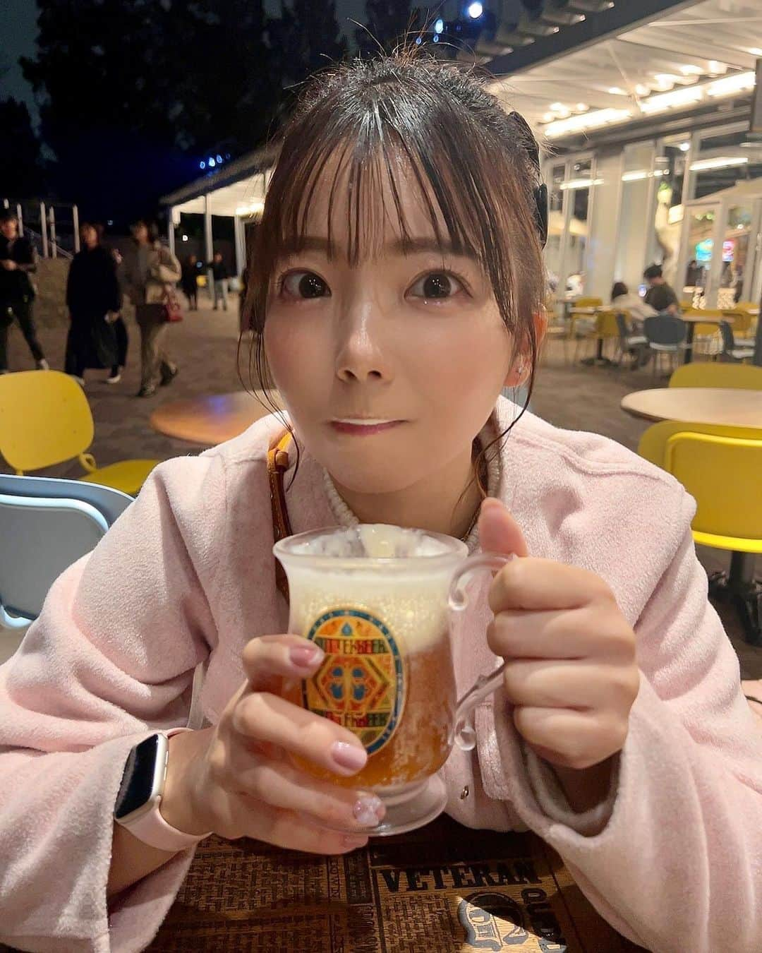 堀江りほのインスタグラム：「.  バタービールごめんなさい。  #ハリーポッタースタジオツアー  #バタービール」