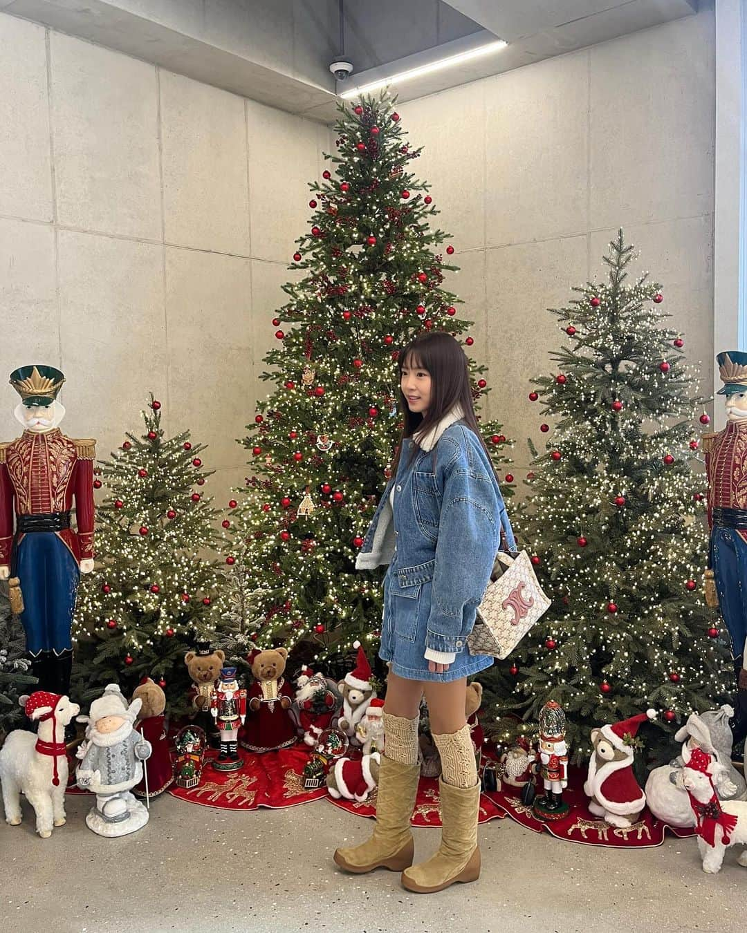 カン・イェウォンさんのインスタグラム写真 - (カン・イェウォンInstagram)「보미언니 고생했어 꾸미느라♥️🎄」11月12日 21時14分 - kangyewon0315