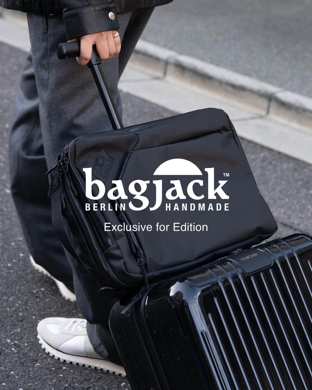 エディションさんのインスタグラム写真 - (エディションInstagram)「〈bagjack〉Exclusive for Edition  エディション各店では、〈bagjack（バッグジャック）〉のエクスクルーシブアイテムを発売致しました。  耐久性、防水性、機能性、拡張性を追求したハイスペックなベルリン発のバッグブランドbagjack。  今回はハンドル・メッセンジャーとシーン別で使い分けが可能な”2WAY BUSINESS BRIEF”をエディション仕様でオーダー。  キャリーケースのハンドル部分への差し込みが可能な背面設計で、国内外出張のビジネスシーンはもちろん、旅の時間をより快適に過ごせるキャリーオンバック。付属のストラップで斜め掛けにも対応し、普段使いや通勤など幅広いシーンでご使用いただけます。  この機会にぜひご覧ください。  53-03-35-03046 / ¥63,800 (tax in)  ［取り扱い店舗］ エディション全店  #bagjack #exclusive #fw23 #edition_jp #tomorrowland_jp」11月12日 21時23分 - edition_jp