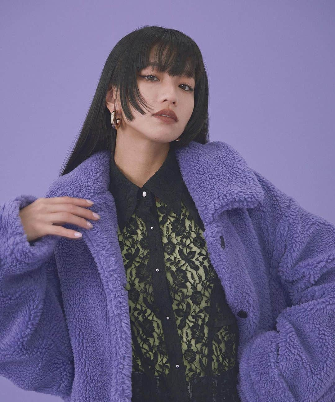 united tokyoさんのインスタグラム写真 - (united tokyoInstagram)「UNITED TOKYO | 2023 WINTER OUTER LOOK  バージュミディアムボアコート 39,600yen  ワームストレッチトップス 12,100yen  ボストンレーストップス 30,800yen  ベルティカルデニムスカート 27,500yen  コンバージョンショートブーツ 11,000yen  #unitedtokyo  #ユナイテッドトウキョウ #2023aw #winterlook」11月12日 21時24分 - united_tokyo