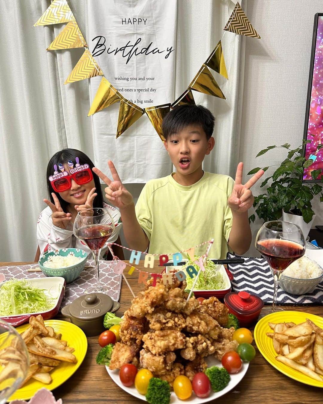 山内智恵さんのインスタグラム写真 - (山内智恵Instagram)「むねくん12歳になりました🥳 いつも見守ってくださり感謝です❗️  コメントやメッセージも 励みになってます✨ 今後ともどうぞ宜しくお願いします😌  #お誕生日おめでとう #お誕生日ケーキ  #サーティワンケーキアイス  #アイスケーキ #デコアイスケーキ  #からあげ大好き  ママのプライベートアカウント @chieyamauchi」11月12日 21時26分 - chie_yamauchi