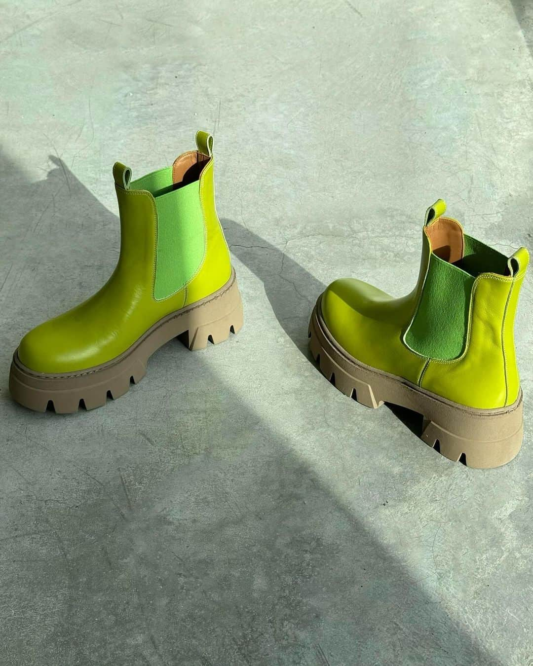 ジャンカルロパオリのインスタグラム：「Sunday obsession. Chucky boots in green. Discover more on our website.  #GiancarloPaoli #FallWinter23 #Shoes #Woman #Collection」