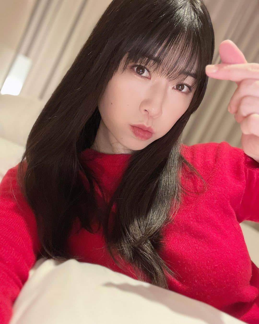 小田飛鳥のインスタグラム：「念願の初韓国🇰🇷 ロケしてます☺️ 久々のバッチリメイクどうでしょうか🥰💄 #韓国 #korea #初韓国 #ファイティン #japanesegirl #asiangirl #イメージdvd #イメージビデオ #セクシー番長 #小田飛鳥」