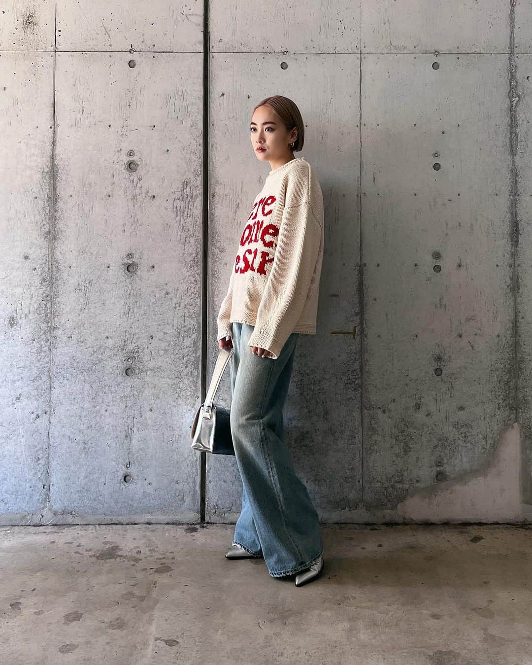 MOUSSY SNAPさんのインスタグラム写真 - (MOUSSY SNAPInstagram)「#MOUSSYSNAP @reina___4 158cm LAZONA KAWASAKI STAFF / ラゾーナ川崎店スタッフ  ・LETTERED SWEATER(010GAQ70-6380) ・CROSS WAIST WIDE STRAIGHT(010GA211-5610) ・MANY POCKET HANDBAG(010GAT51-5410) ・POINTED SHORT BOOTS(010GA652-5750) 全国のMOUSSY店舗／SHEL'TTER WEBSTORE／ZOZOTOWNにて 発売中。  #MOUSSY #MOOUSSYJEANS」11月12日 21時37分 - moussysnap