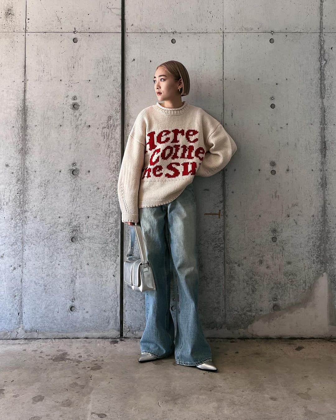 MOUSSY SNAPさんのインスタグラム写真 - (MOUSSY SNAPInstagram)「#MOUSSYSNAP @reina___4 158cm LAZONA KAWASAKI STAFF / ラゾーナ川崎店スタッフ  ・LETTERED SWEATER(010GAQ70-6380) ・CROSS WAIST WIDE STRAIGHT(010GA211-5610) ・MANY POCKET HANDBAG(010GAT51-5410) ・POINTED SHORT BOOTS(010GA652-5750) 全国のMOUSSY店舗／SHEL'TTER WEBSTORE／ZOZOTOWNにて 発売中。  #MOUSSY #MOOUSSYJEANS」11月12日 21時37分 - moussysnap